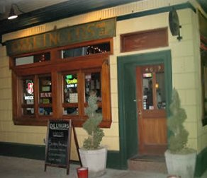 Dillingers Pub and Grill
